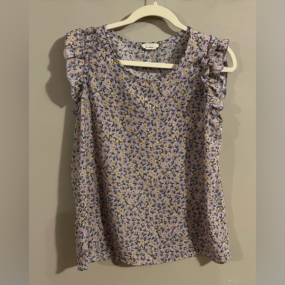$6❤️Bundled Les Amis Floral Ruffle Sleeve Top